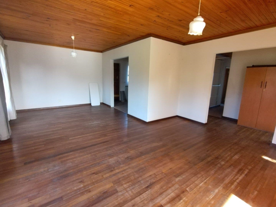 5 Bedroom Property for Sale in Wavecrest Eastern Cape
